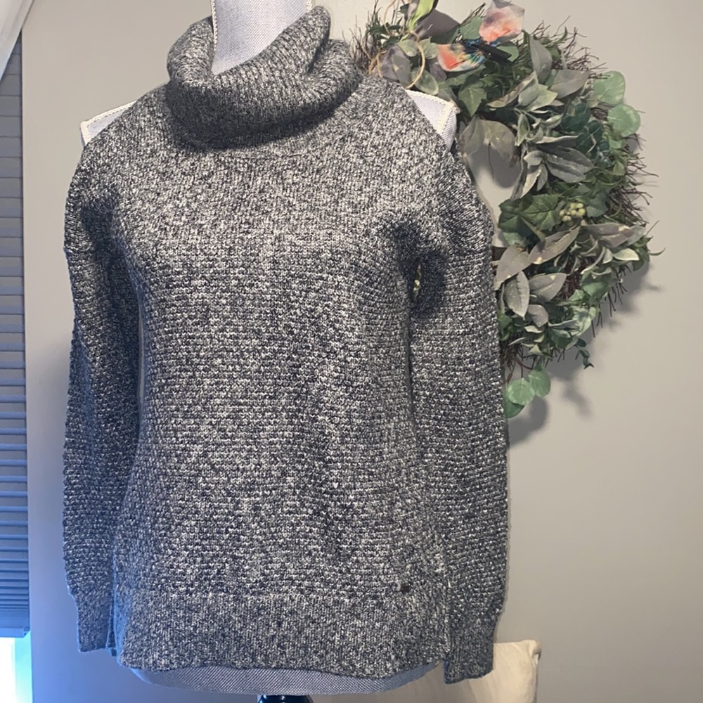 HOLLISTER cold shoulder cowl neck sweater dark grey Merle XS